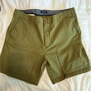 Nautica Men's Olive Flat Front Casual Shorts. Size 40.